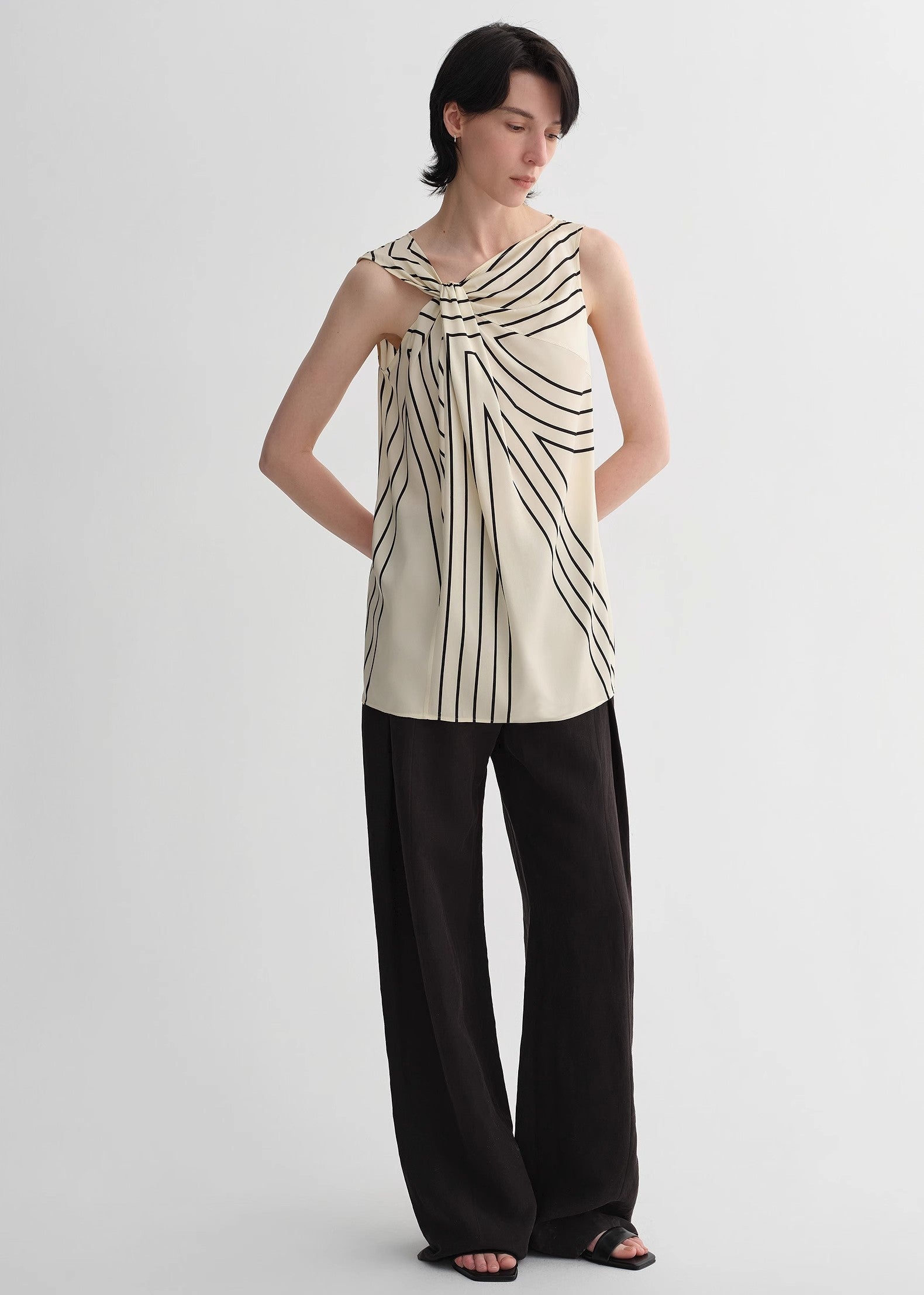 Elastic silk twisted collar original geometric print slim fit multi-occasion T-shirt sleeveless vest for women-0