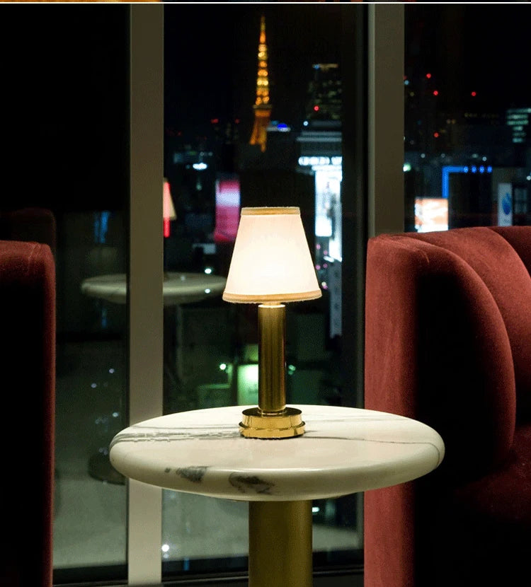 USB Restaurant Atmosphere Table Lamp Nordic Bar night Lights for Coffee Bedroom Art Decor Lighing Fixtures Modern LED Desk Lamps