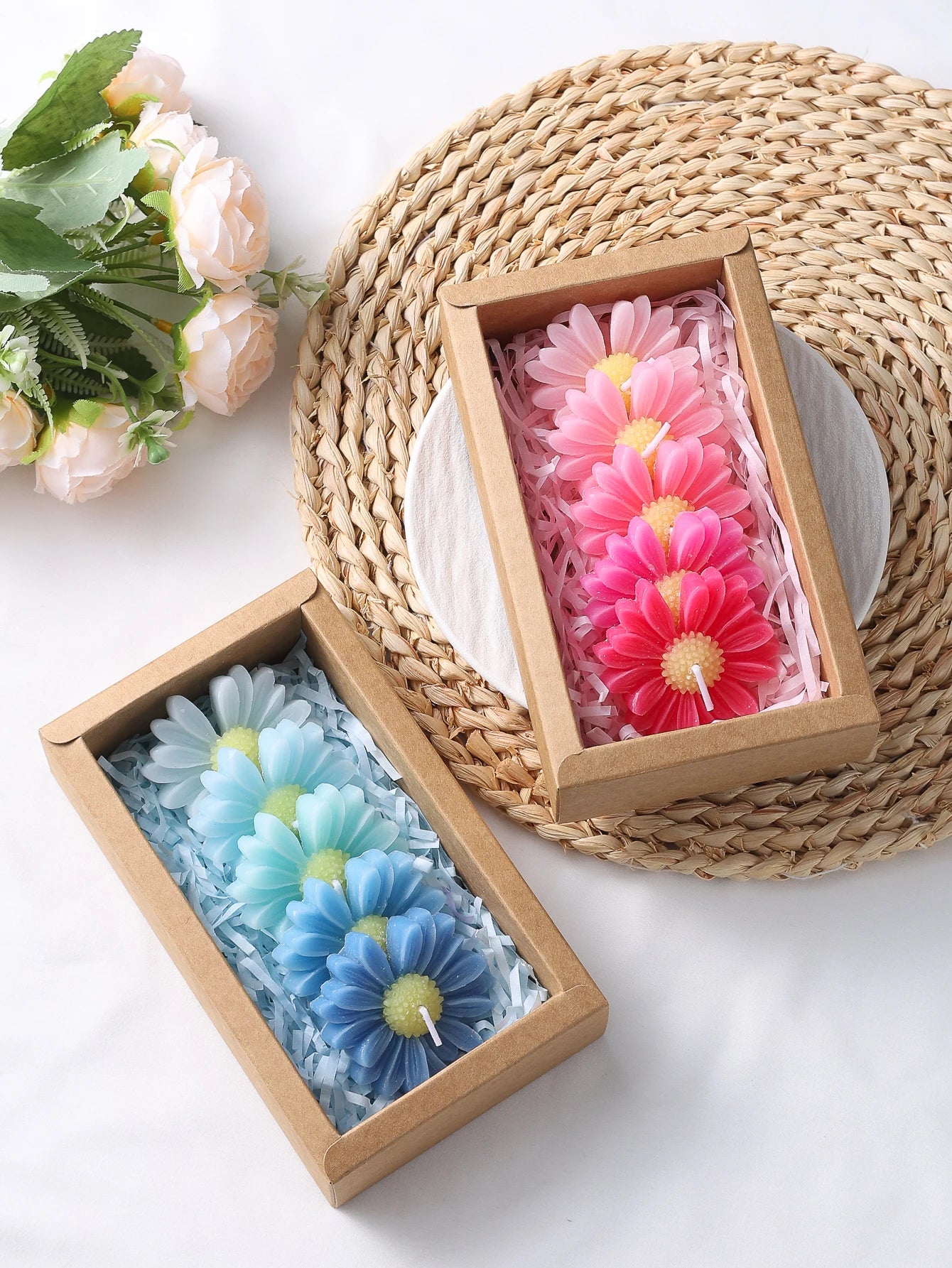 5-Piece Gradient Macaron Daisy Scented Soy Wax Candles Set, Elegant Floral Scented Gift Box, Perfect for Home Decor and Relaxati