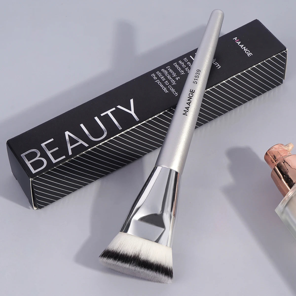 MAANGE Single Flat Round Tube Flat Head Foundation Brush With Box Powder Blush Concealer Makeup Brush Skin-friendly Makeup Tool - PrimeNest